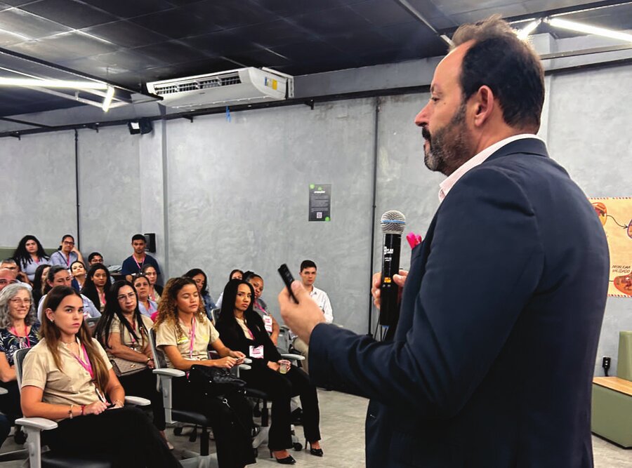 Roda de conversa em evento do Outubro Rosa São Mateus
